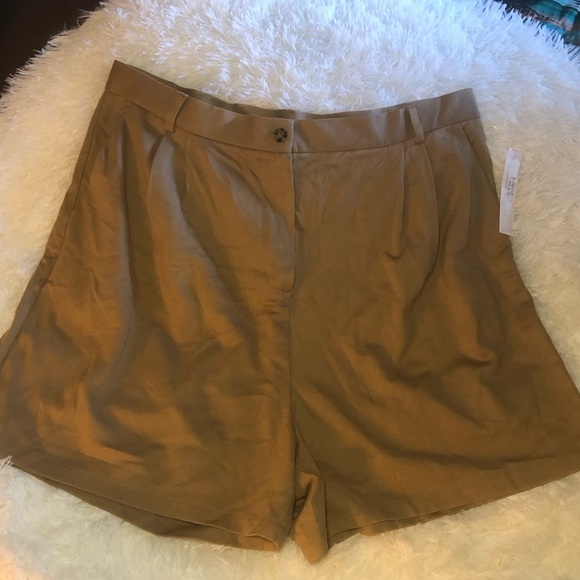 VENUS Tan Bermudas Chic Versatile Shorts - Picture 3 of 14